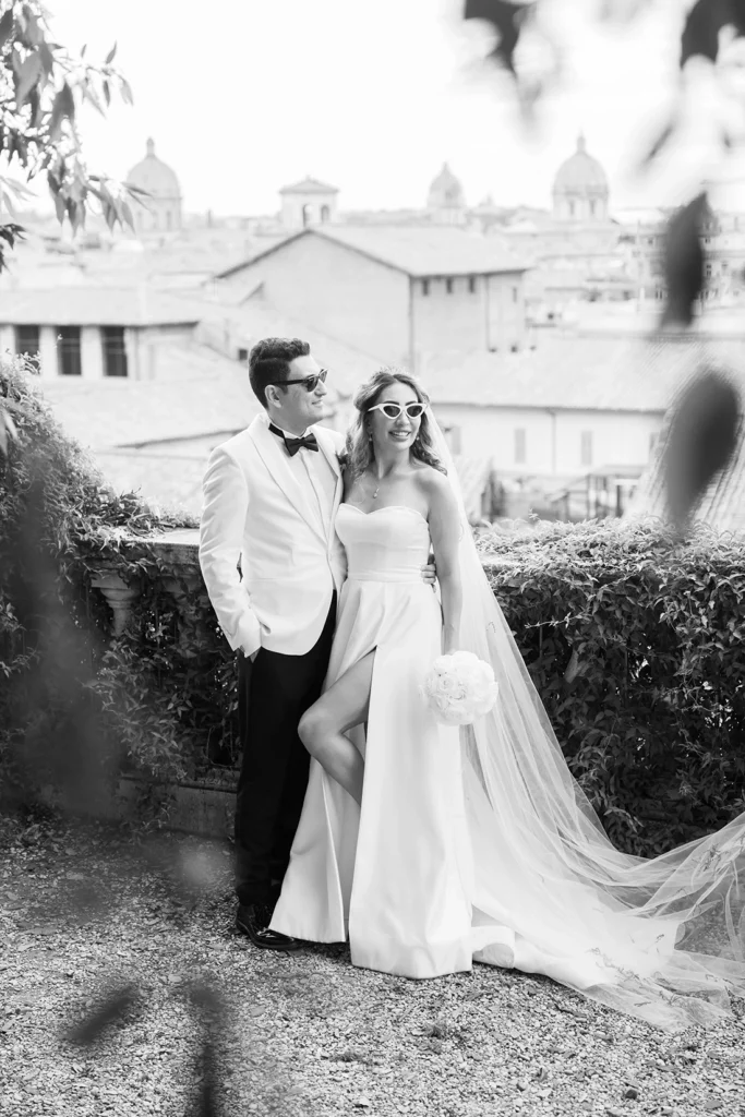 newlywed couple in rome Campidoglio